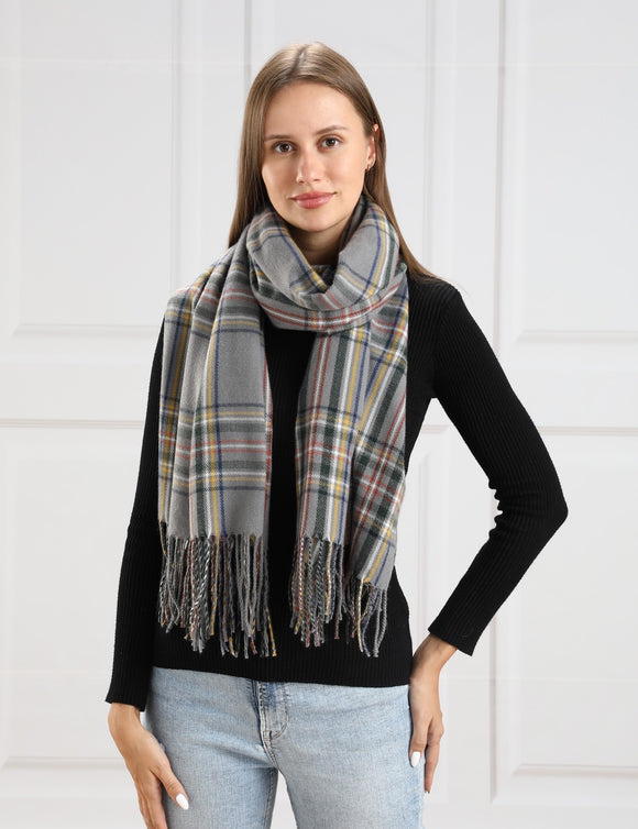 Blanket Scarf in Grey Plaid